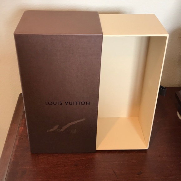 Louis Vuitton Other - Louis Vuitton cardboard sunglasses box - scuffed